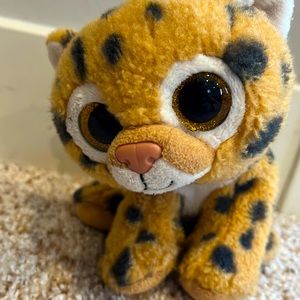 Freckles the leopard 6”